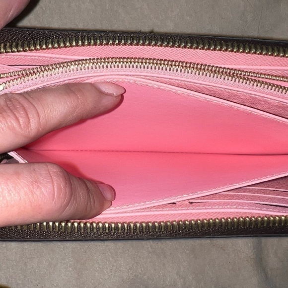 Limited Edition rare Zippy Monogram Vivienne 2020 Holiday Collection Long Wallet - Picture 7 of 14